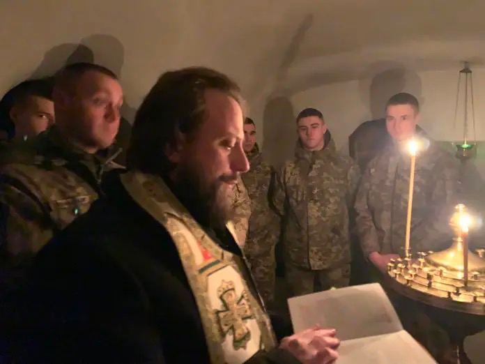 Свещениците на ПЦУ се помолиха за победата на Украйна в Киево-Печерската лавра