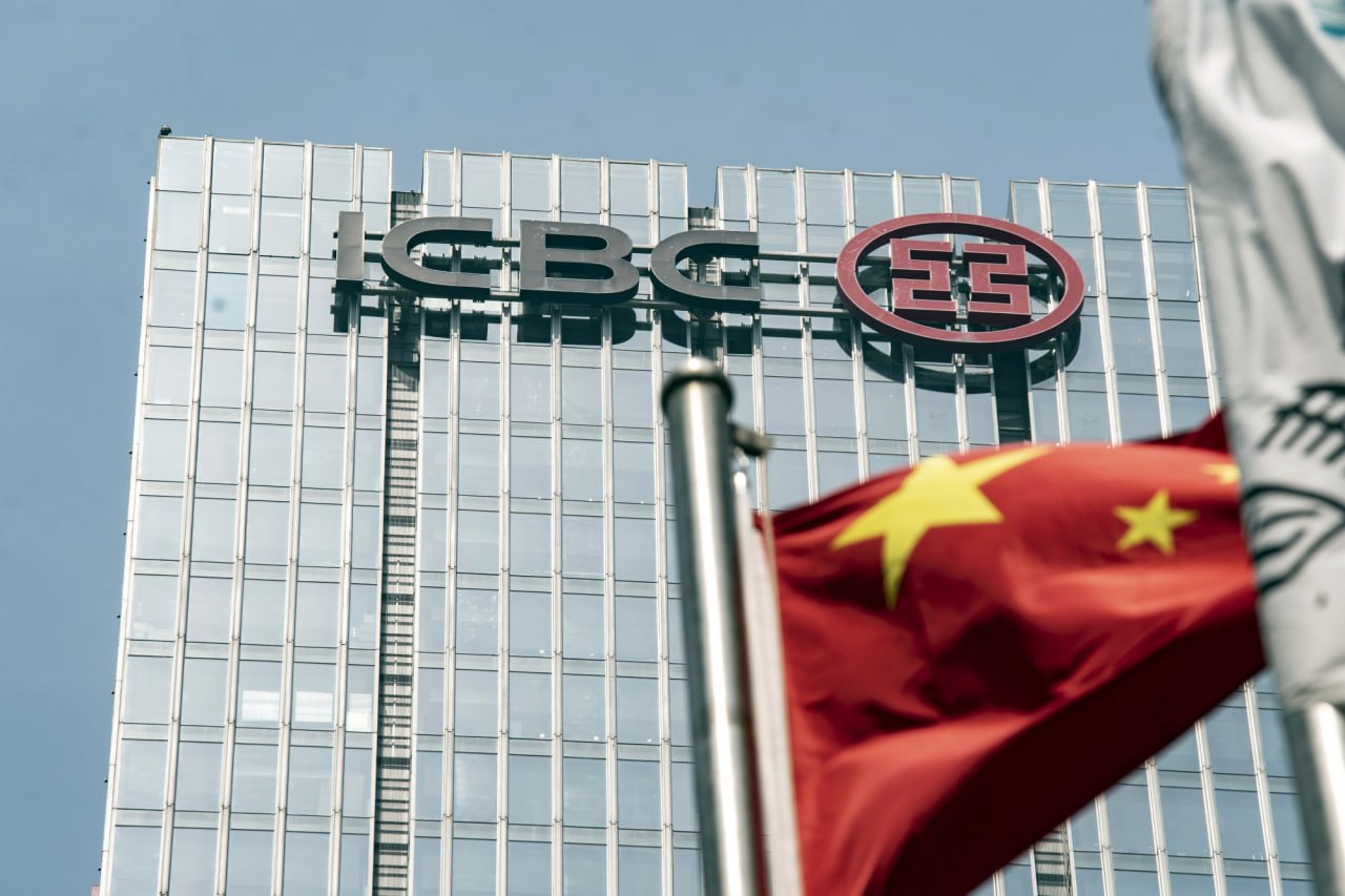 Три от четирите най-големи банки в Китай спряха да приемат плащания от руски кредитни институции от началото на 2024 г.