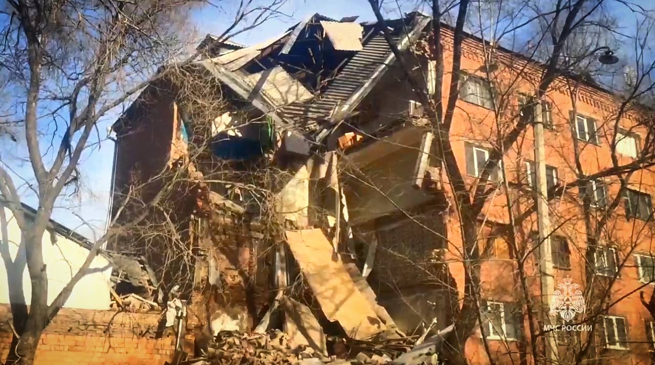 Докато Белгород се готви за защита, в Хакасия без война се срути част от общежитие (видео) 