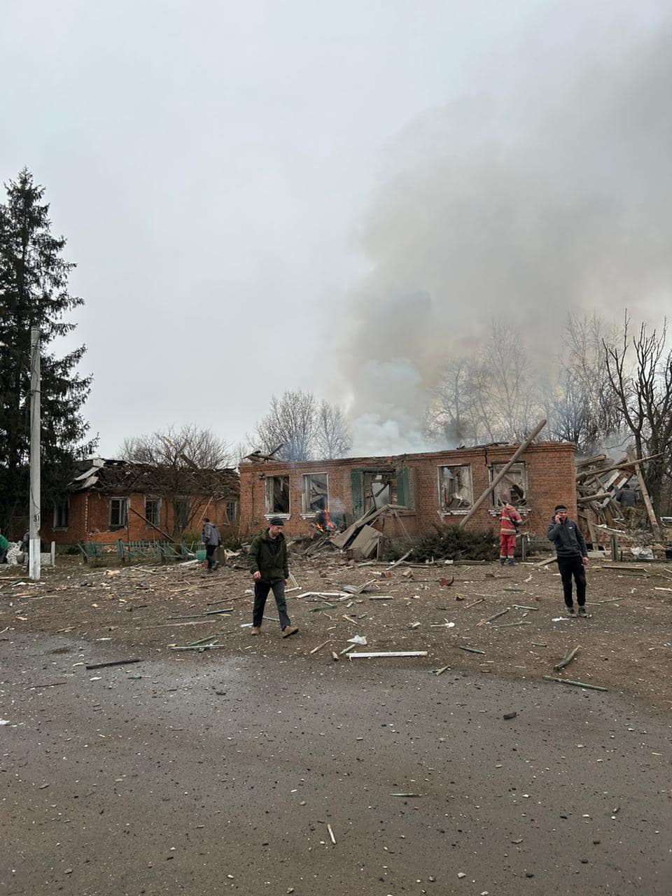 Окупаторите нанесоха ракетен удар по линейка в Харковска област