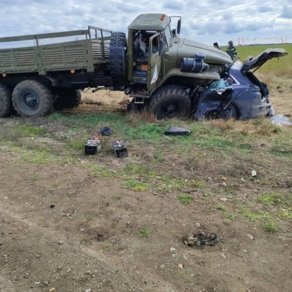 Превратностите на съдбата: колата на кримски “чиновник”-предател беше смазана от камион на окупаторите