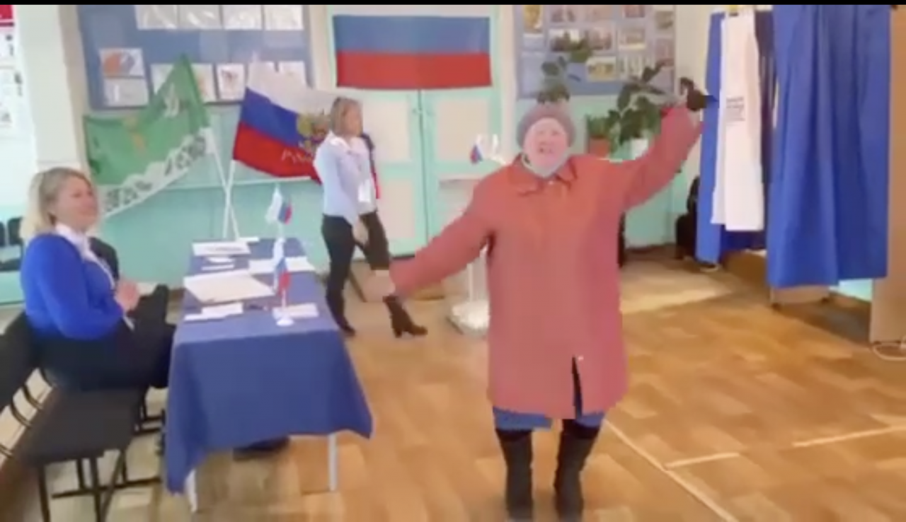Тъкър Карлсън, Петър Велики, неизвестен рицар: изборите в Русия са пълен цирк