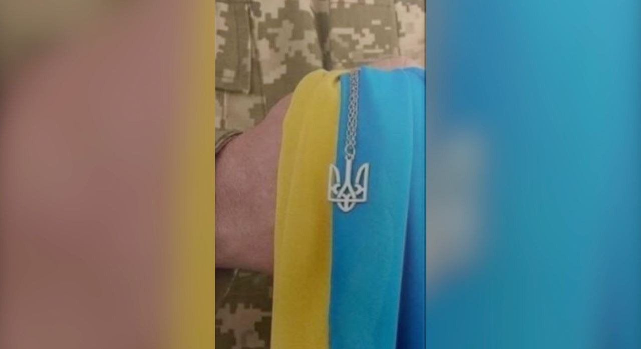 „Визитката на Ярош – 2“: след 2 седмици руските следователи „откриха“ у стрелеца от „Крокус Сити Хол“ „снимки на хора в камуфлажни униформи с украинското знаме на фона на разрушени къщи и украинска пощенска марка с неприличен жест”