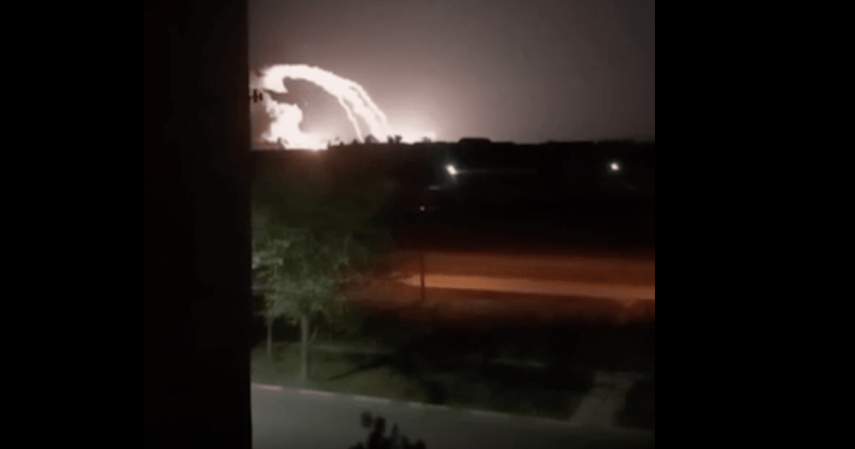 Генералният щаб на въоръжените сили на Украйна показа видео от изстрелването на ракети по руската авиобаза Джанкой в ​​Крим в нощта на 16 срещу 17 април. Данни относно загубите на окупаторите от ГРУ: