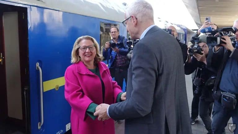 Германският министър на развитието Свеня Шулце пристигна в Киив с необявено посещение