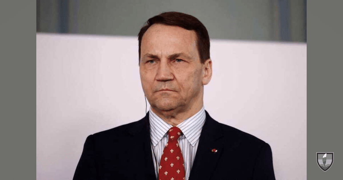Полша ограничава придвижването на руски дипломати, – полският външен министър Радослав Сикорски.