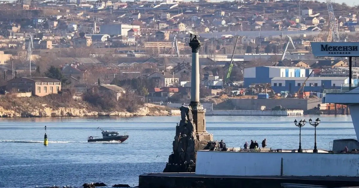 В Севастопол е въведено извънредно положение. 