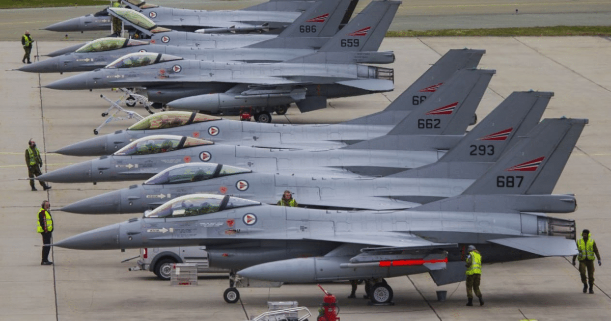 По Русия може: Министерството на отбраната на Холандия увери, че 24 изтребителя F-16, които страната ще прехвърли на Украйна, могат да бъдат използвани за удари по цели в Руската федерация.