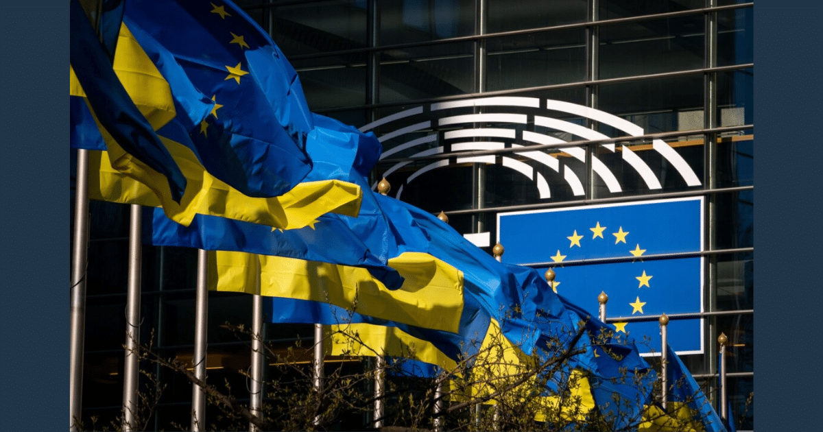 Европейската комисия препоръча на Съвета на ЕС да започне официални преговори за присъединяване към ЕС на Украйна и Молдова.