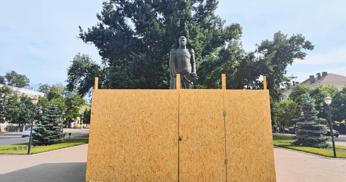 В  Измаил Демонтираха паметника на Тучков