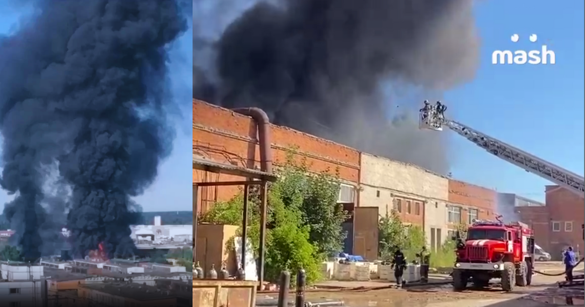 Мощен пожар в Химки край Москва, има опасност от взривяване на газови бутилки