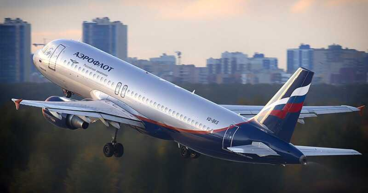 «Аерофлот» изпитва недостиг на стюардеси и масово отменя полети