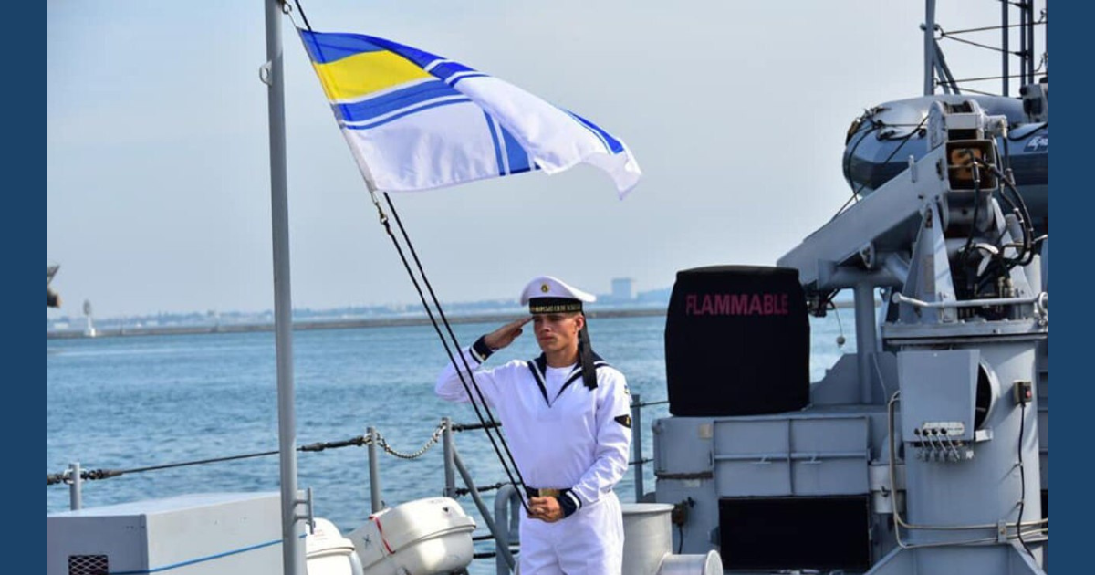 Те унищожават врага по море, на сушата и във въздуха: днес е Денят на военноморските сили на Украйна.