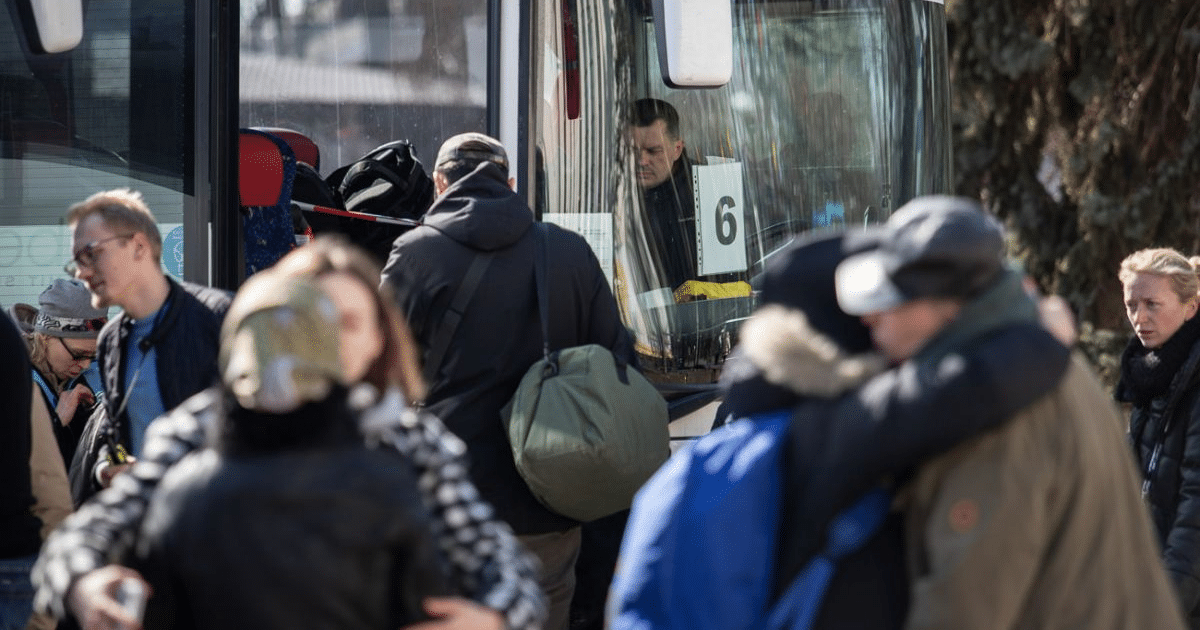 Много жители на Запорожие планират да напуснат града, съобщава ОВА