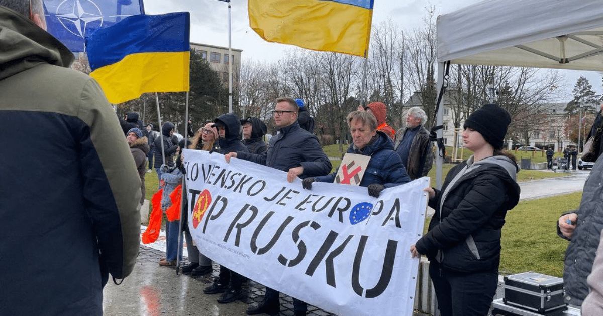 „Достатъчно Русия“: В Братислава се проведе протест заради визитата на Фицо при Путин