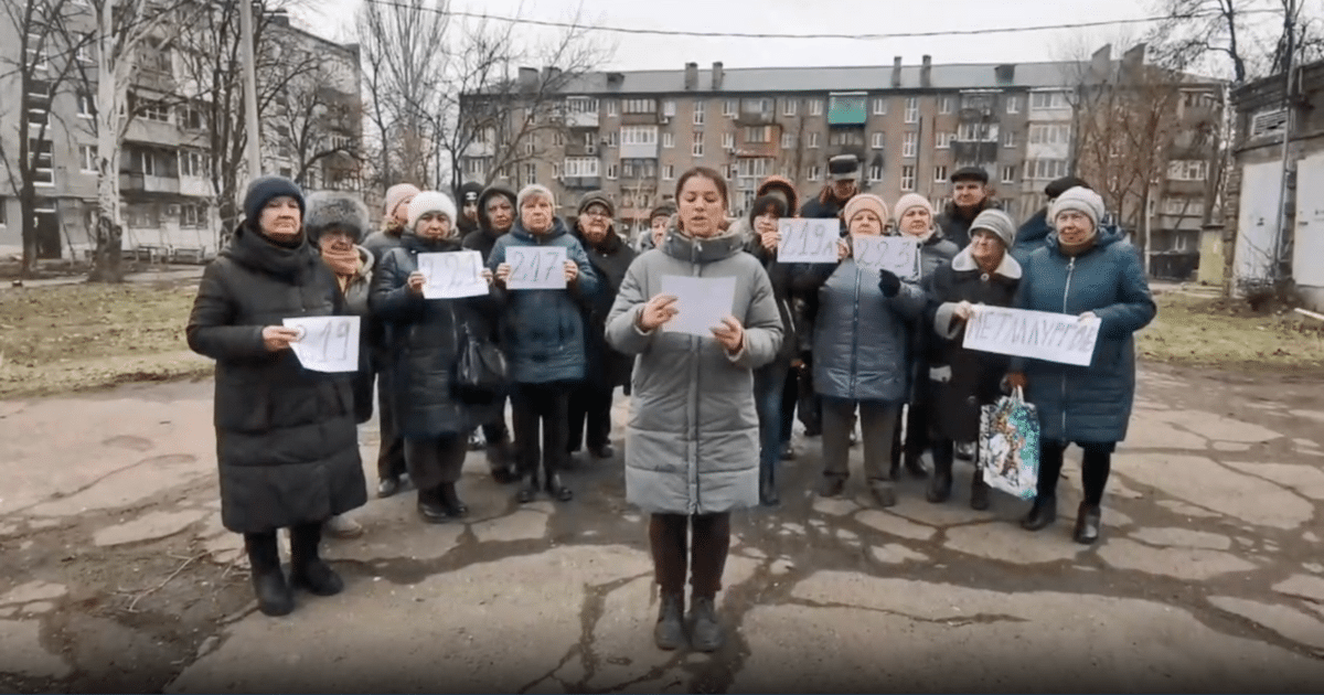 Окупаторите се опитват да отнемат жилища от мариуполци, останали в окупация (видео)