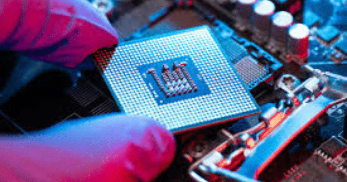 Срив на доставките на процесори в Русия: Intel -95%, AMD -81% – санкциите действат, но заобикалянето процъфтява