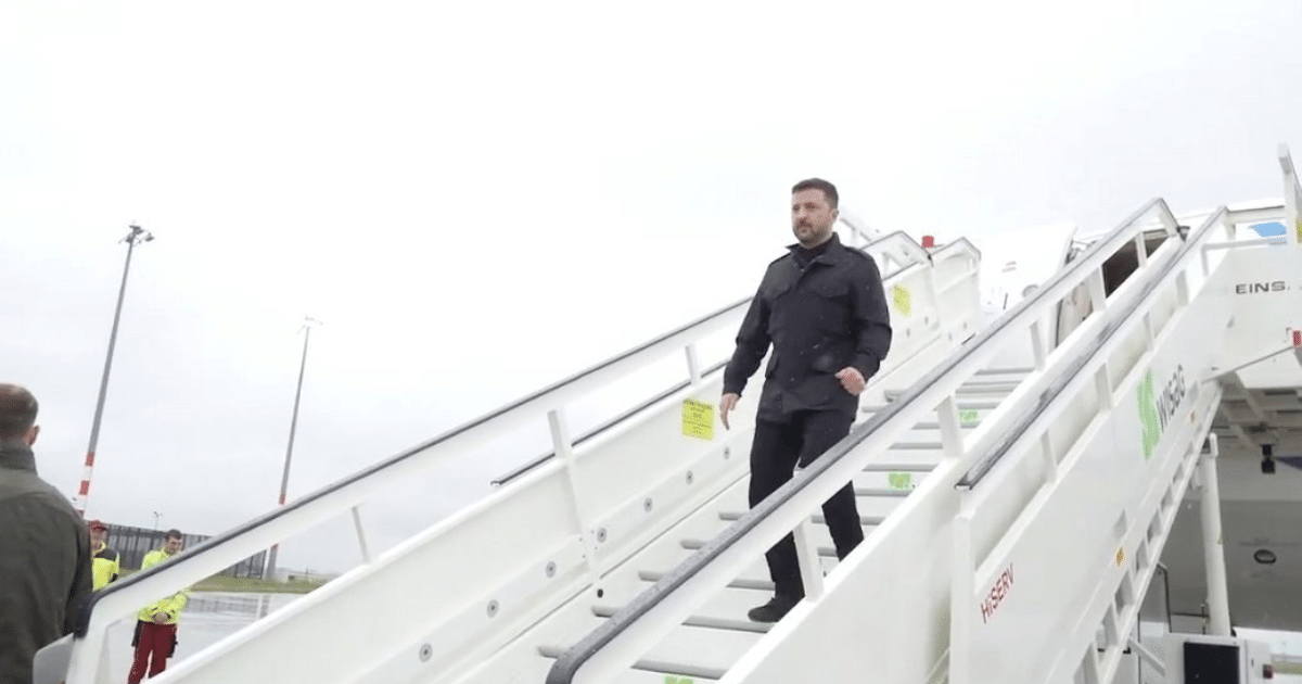 Зеленски пристигна в Австрия: официалната визита започна с кацане във Виена