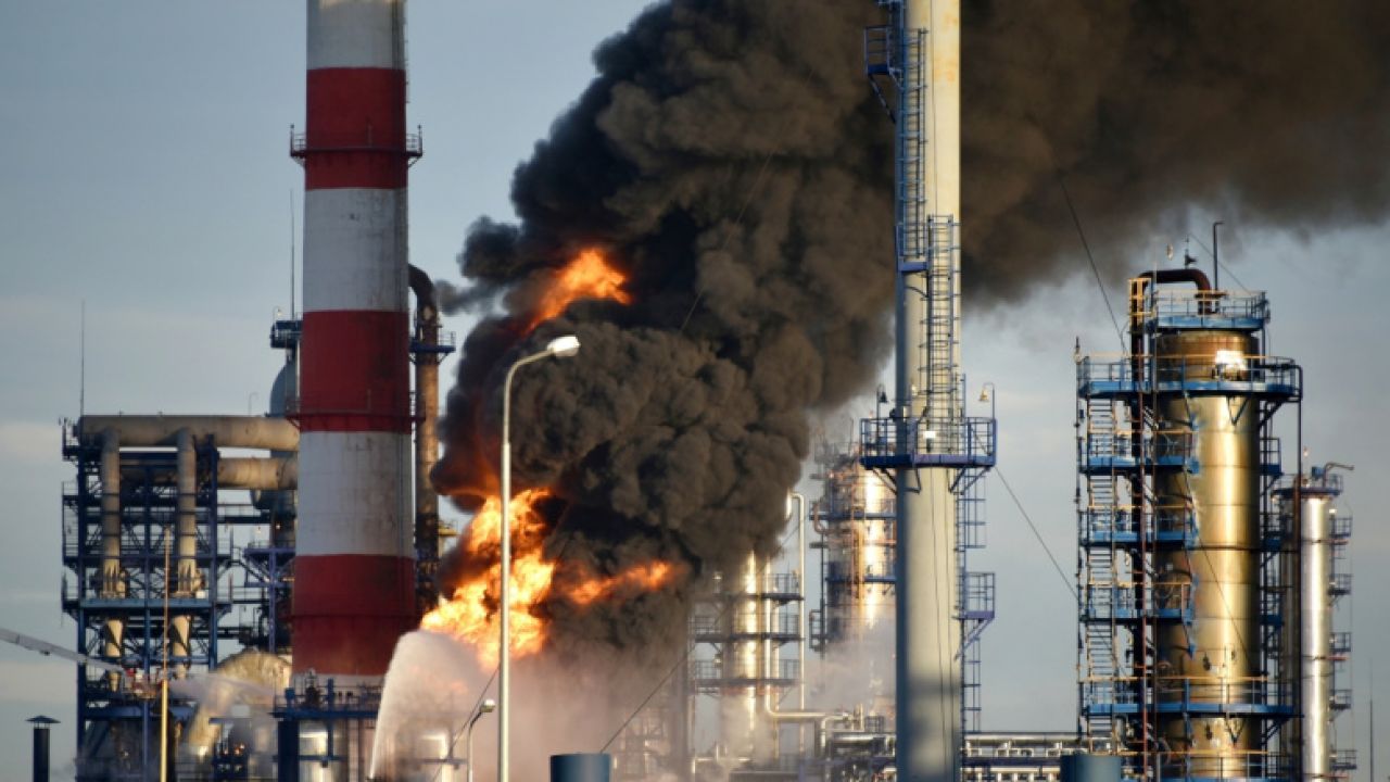 Под прицел – НПЗ: как ударите на Украйна променят руската нефтена индустрия. Колонка на Михаил Крутихин