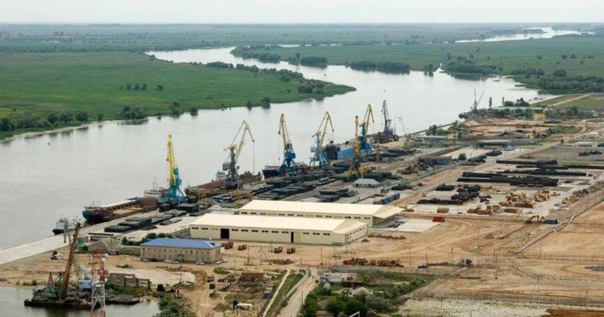 Сили за отбрана на Украйна удариха по морското пристанище „Оля“ в Астраханска област, където пристигат части за „Шахедите“ – Генерален щаб на ВСУ