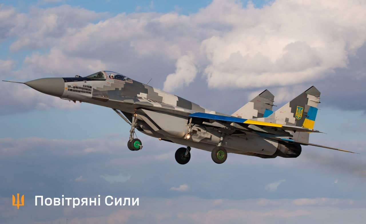 Украинските изтребители МиГ-29 и Су-27, продължават да нанасят на врага смъртоносни удари