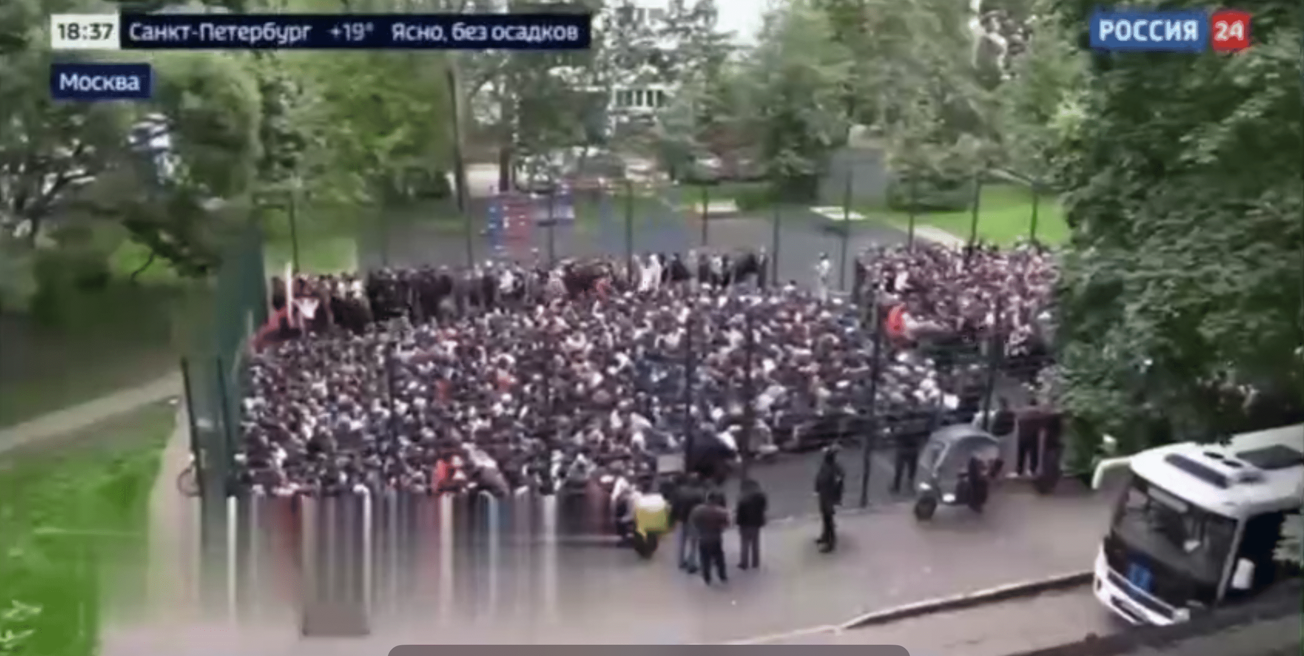 Междувременно в Русия продължават мащабни рейдове сред мигрантите  и др. с цел последващата им мобилизация и изпращане на война в Украйна.