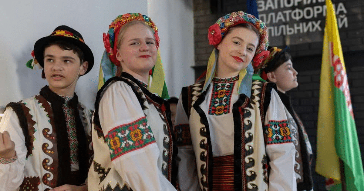 Българите в Запорожка област: културна съпротива сред войната