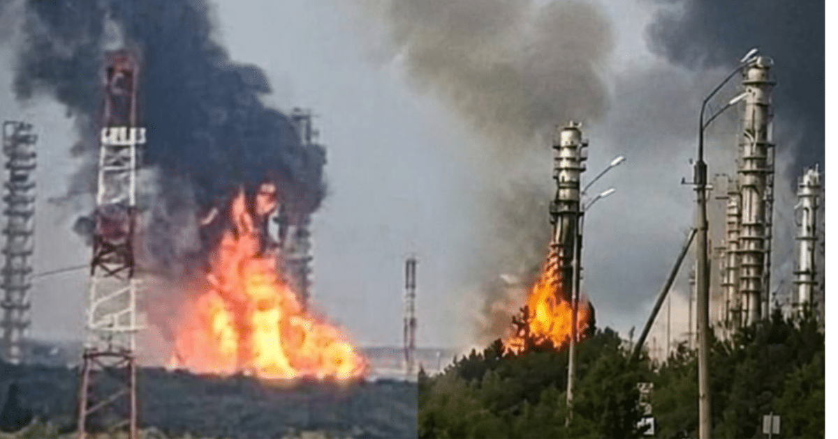 Гори най-големият нефтохимически комплекс на русия.